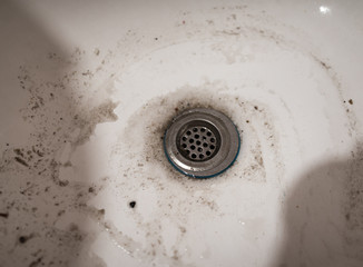 Dirty sink in the kitchen.