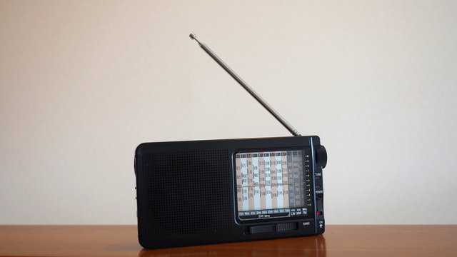 ポータブルラジオ２