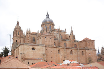 Kathedrale, bewölkter Himmel, Salamanca