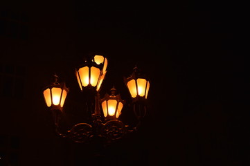 Fototapeta na wymiar Street light of a lantern in the dark