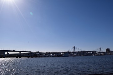 東京湾とレインボーブリッジ 芝浦ふ頭方面