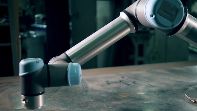 Moving process of a bionic mechanism