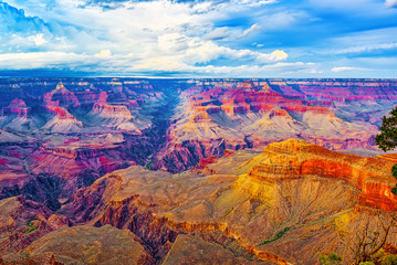 Fototapeta na wymiar Amazing natural geological formation - Grand Canyon in Arizona, Southern Rim.
