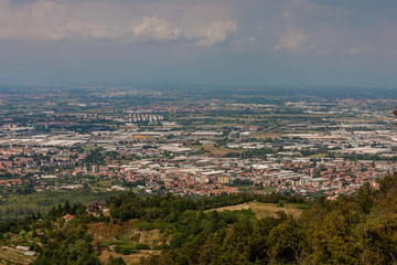 Fototapeta na wymiar A panoramic view of the Turin suburbs from the Superga Hill