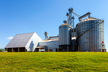 Fototapeta na wymiar The complex silo installations for the storage of grain