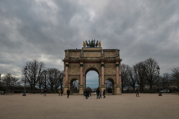 Fototapeta na wymiar Paris park on a grey day