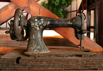 antique sewing machine