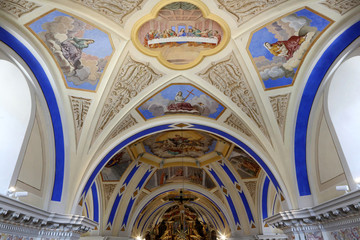 Fototapeta na wymiar Peintures et vožtes. Eglise Saint-Nicolas de VŽroce.