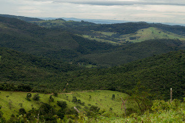 Fototapeta na wymiar Paisagem montanhosa