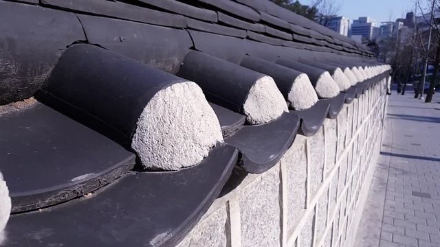 한국의 전통적인 건축 형태와 디자인, 한국의 전통적인 담벼락, 담과 기와 