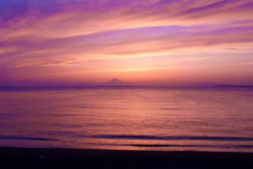 Naklejka na ściany i meble 富士山とピンクの夕焼け