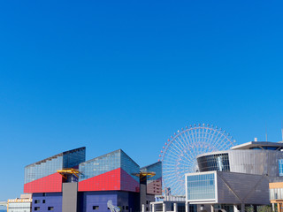 Obraz premium 大阪港 海遊館と天保山大観覧車