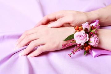 Steps of making wrist corsage for autumn wedding.