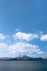 Obraz premium 北海道・支笏湖と恵庭岳