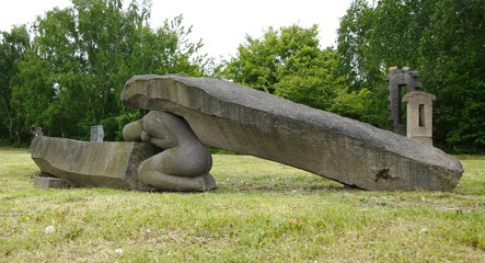 great statue in the sculpture park