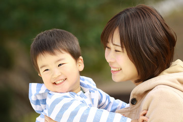 笑顔の親子