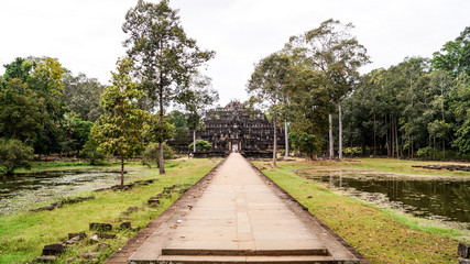 Arrivant à Baphûon