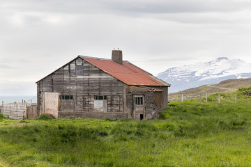 abandoned shed on Iceland