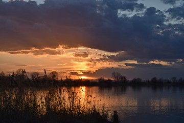 Dramatic sunset on the lake 