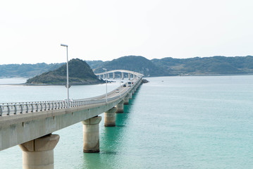 角島大橋を望んで