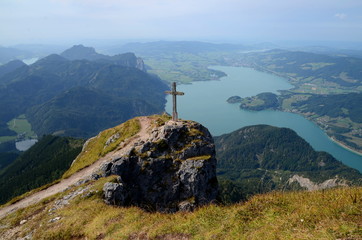 Fototapeta na wymiar View of Lake Mondsee in the Austrian region Salzkammergut seen from Schafberg