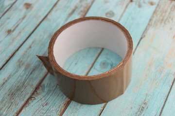 Rouleau de ruban adhésif