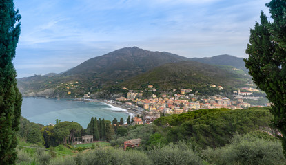 Fototapeta na wymiar Wanderweg nach Monterosso al Mare
