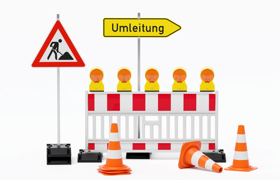 Einzelne Absturzsicherung mit 5 Bakenleuchten gelb-orange, Fu&szlig;platten, Schild Baustelle, Schild Umleitung rechtsweisend auf Pfosten steht daneben und Verkehrsh&uuml;tchen Pylone - freigestellt