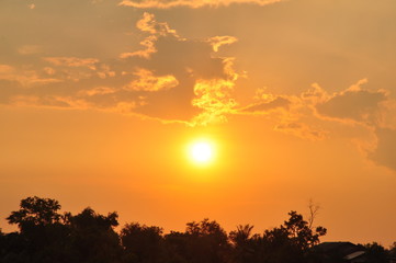 Fototapeta na wymiar golden yellow sky at sunset