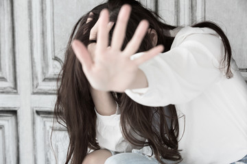 Naklejka premium 拒絶する女性