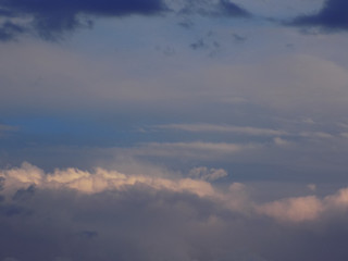 Obraz premium Evening layered clouds