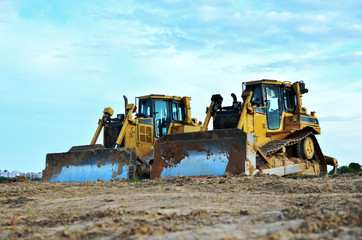 Track-Type Tractors, Bulldozer, Earth-Moving Heavy Equipment for Construction - Image