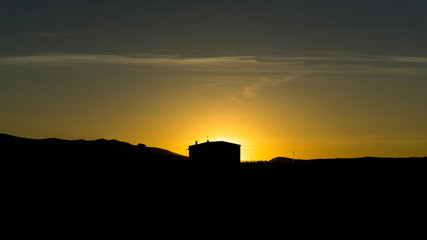 Casa en el atardecer