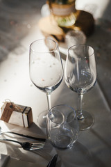 Wine glass with dining set prepare dinner on table in restaurant and cafe