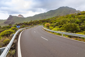 Mountain viewpoint on the road to Tamaimo