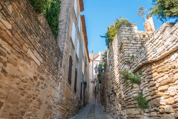 The narrow streets of Gordes, Provence, with typical houses - 266832834