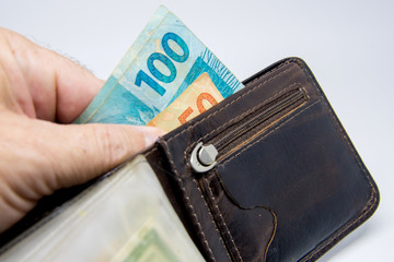 Carteira com dinheiro