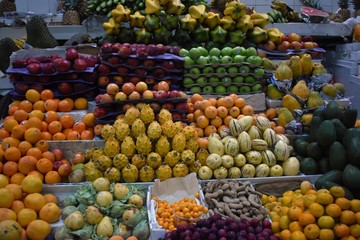Fresh fruit at the farmer’s market 