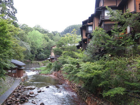 黒川温泉のまるすず橋からの眺め（穴湯共同浴場・ふじ屋付近）　Kurokawa Onsen