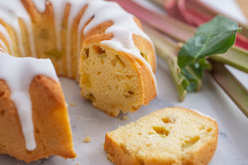 rhubarb sponge cake
