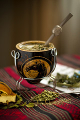 Poro con yerba mate tradicional, bebida 