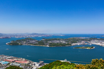 風頭から見た、五月晴れの関門海峡と巌流島と彦島と日本海