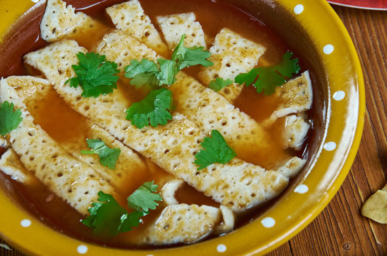 Pfannkuchensuppe bilder – Bläddra bland 178 stockfoton, vektorer och ...