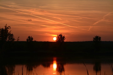 Obraz premium sunset on the lake