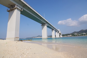 瀬底大橋