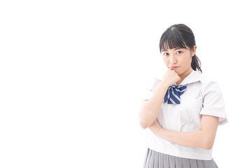 考える女子学生