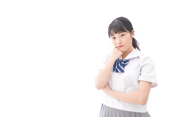 考える女子学生