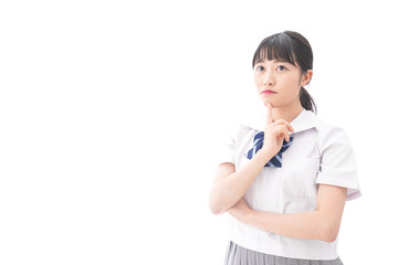 考える女子学生