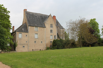 Fototapeta na wymiar medieval mansion in saché (france)