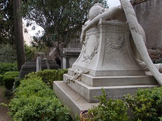  Rzeźba Anioła Smutku. Cmentarz Niekatolików. Roma - obrazy, fototapety, plakaty